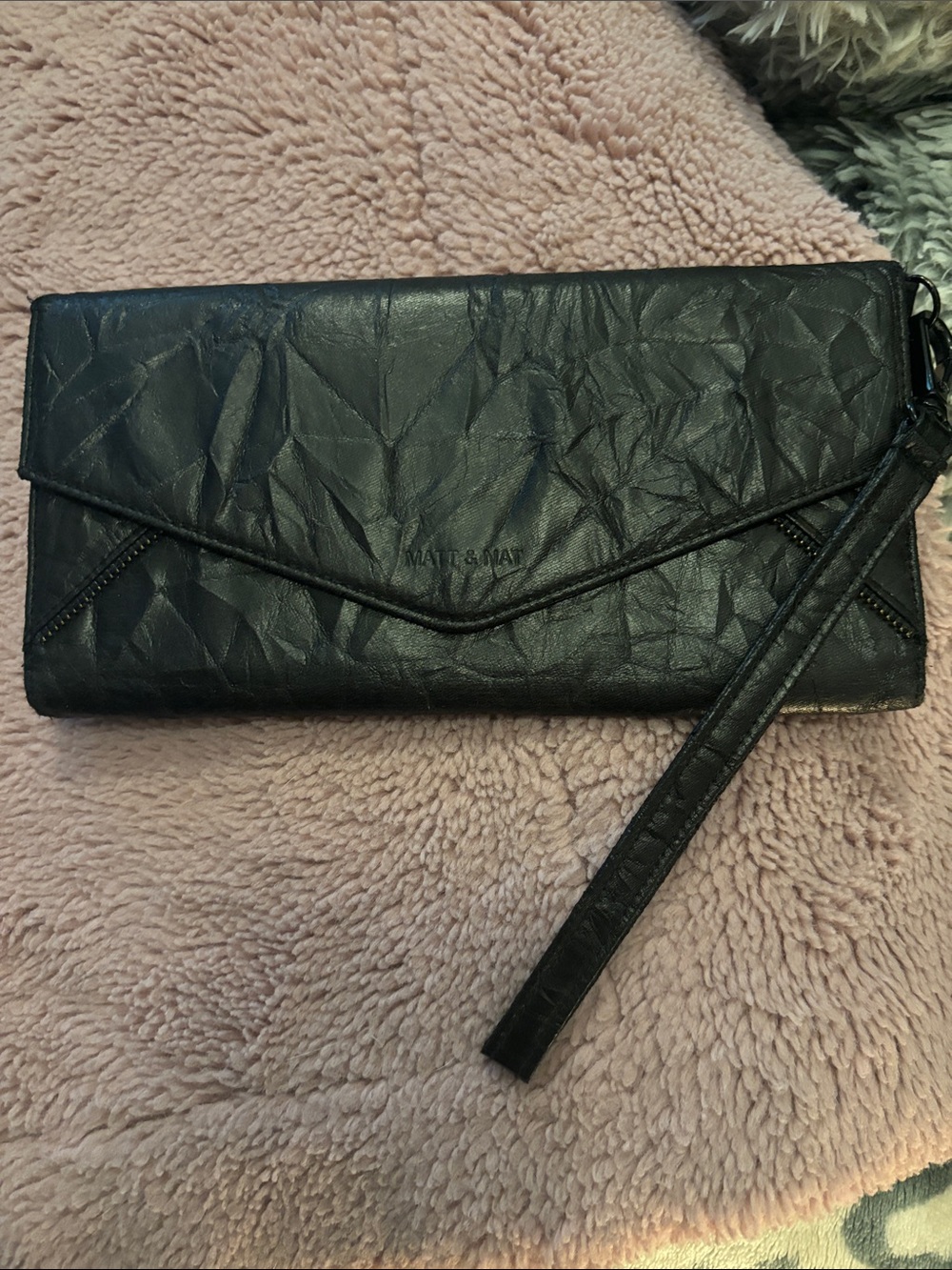 Matt & nat clutch gently used